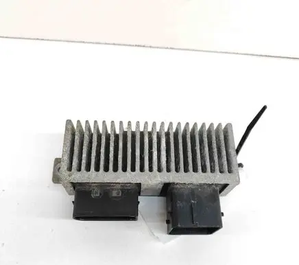 Opel Vivaro Glow plug pre-heat relay 271206395R