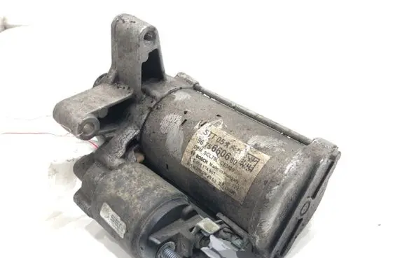 Peugeot 208 I Starter motor 9675660680