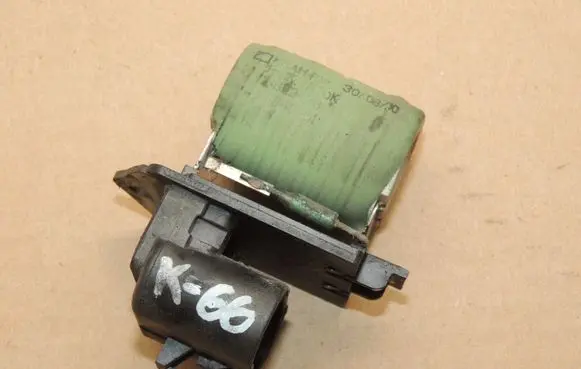 Opel Meriva B Heater blower motor/fan resistor 13322476