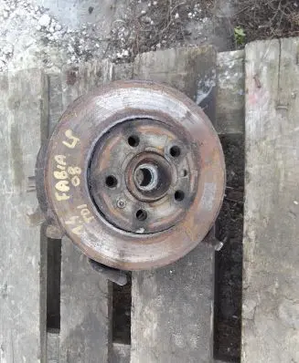 Skoda Fabia Mk2 (5J) Front wheel hub spindle knuckle