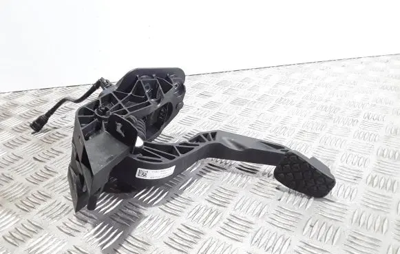 Ford Fiesta Clutch pedal H1BC7B633A1E H1B17A543BA H1BC7533A