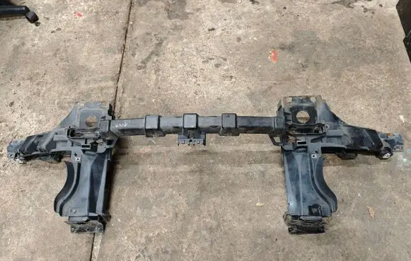 Land Rover Range Rover L322 Radiator support slam panel DPC500010
