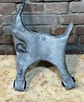 Rear upper control arm/wishbone