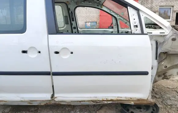 Volkswagen Caddy Front door