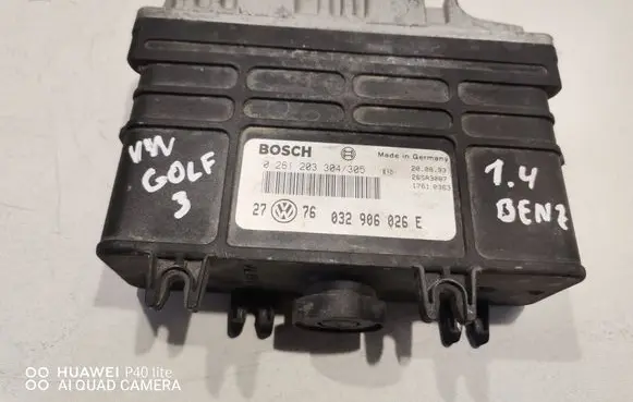 Volkswagen Golf III Engine control unit/module 0261203304 0261203305 032906026E