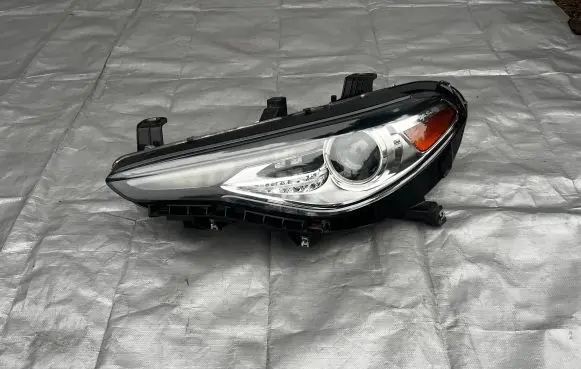 Alfa Romeo Giulia Headlight/headlamp