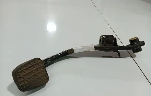 Opel Insignia A Brake pedal 