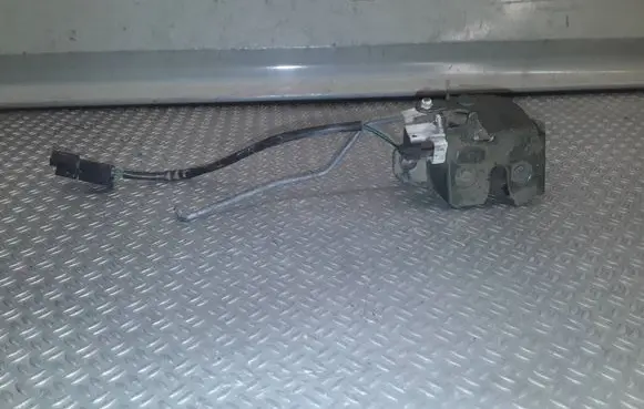 Hyundai Santa Fe Tailgate window lock/catch/latch 