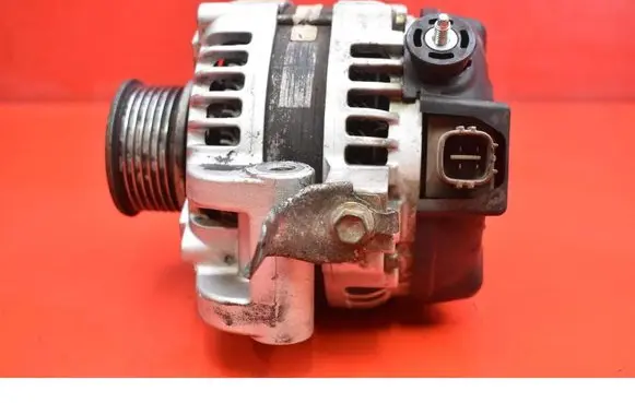 Toyota Auris 150 Generator/alternator 1042102850
