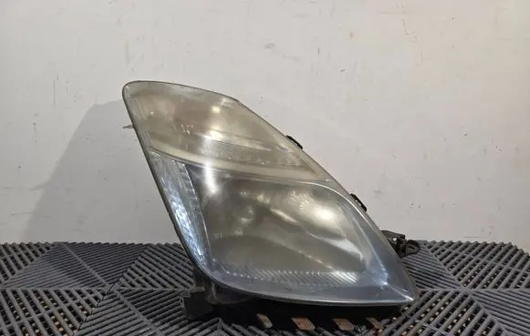 Toyota Prius (XW20) Headlight/headlamp