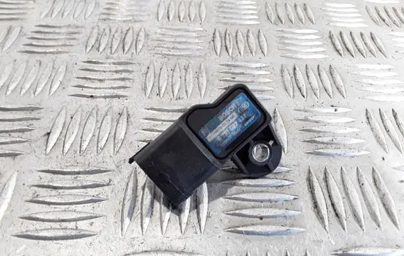 Chrysler Voyager Air pressure sensor 0261002437