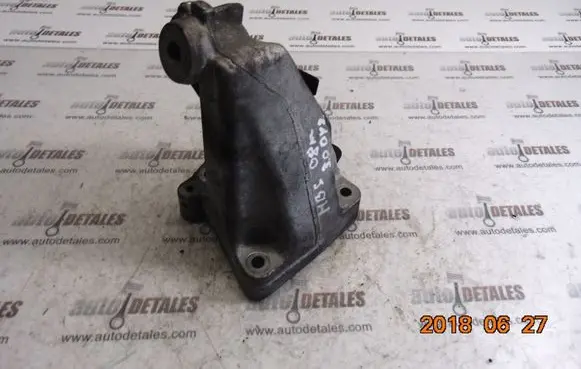 Mercedes-Benz S W221 Engine mounting bracket A6422230504