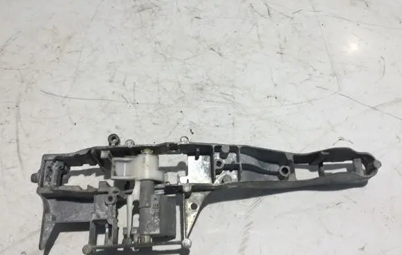 Front door exterior handle/bracket