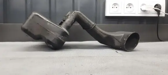 BMW 5 E39 Intake resonator 1742538