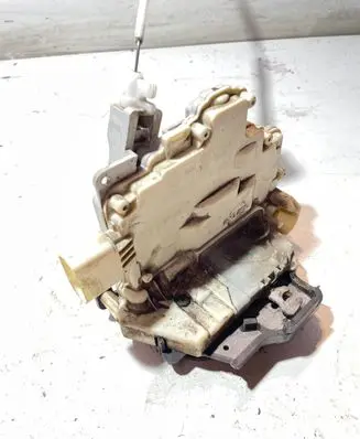 Audi A3 S3 8P Front door lock 4F1837015