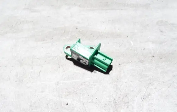 Audi A4 S4 B8 8K Airbag deployment crash/impact sensor 1K0909606C