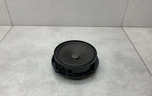 Skoda Octavia Mk3 (5E) Front door speaker 5E0035411J