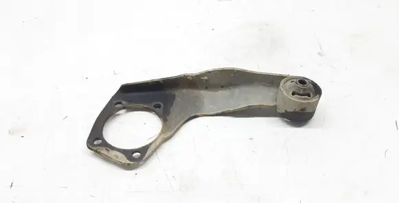 Mitsubishi Pajero Front differential mounting bracket 