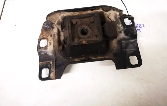 Volvo V50 Engine mount bracket 3m517m121 3m51-7m121