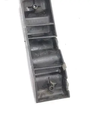 Front bumper mounting bracket