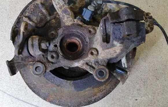 Volkswagen Touran I Front wheel hub