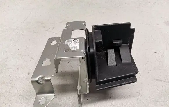 BMW X5 G05 Parcel shelf load cover mount bracket 7438268