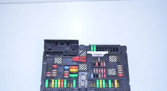 BMW 5 G30 G31 Fuse module 6837091 61146837091