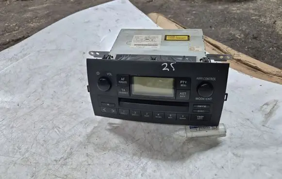 Toyota Corolla Verso E121 Radio/CD/DVD/GPS head unit 8612013060B0 CQTS7170A YEFM01968A
