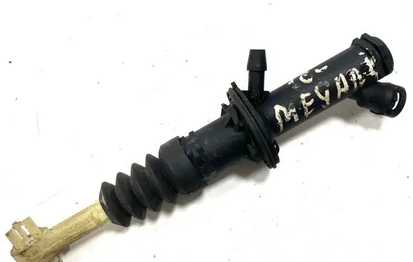 Renault Megane III Clutch slave cylinder 
