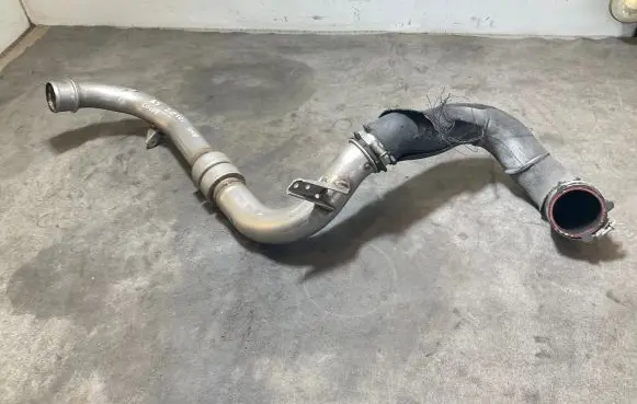 Audi A5 8T 8F Engine coolant pipe/hose 8K0121