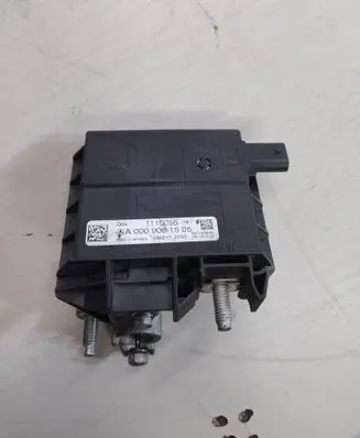 Mercedes-Benz C W205 Battery relay fuse A0009061505 1110055 0302170185