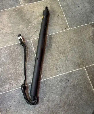 BMW X5 F15 Tailgate/trunk strut/damper 7434041 18202210