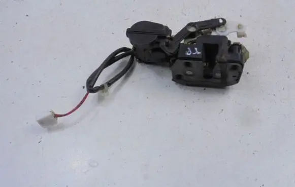 Mazda 323 Rear door lock