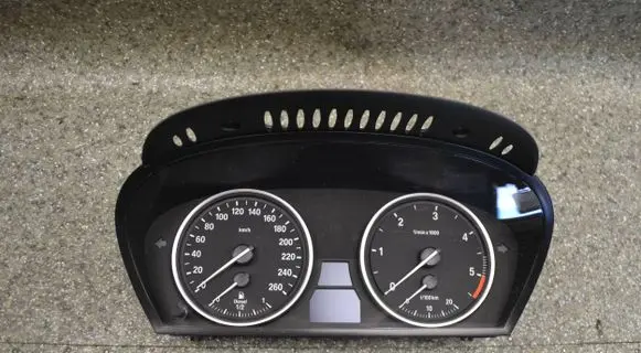 BMW 5 E60 E61 Speedometer (instrument cluster) 62119153755