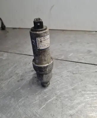 Volkswagen PASSAT B3 Camshaft vanos timing valve 037906457C