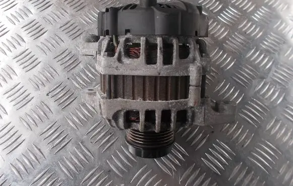 KIA Rio Generator/alternator 3730003600 2609501