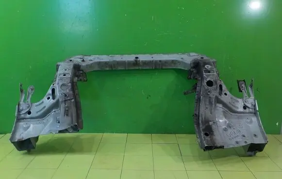 Land Rover Discovery 3 - LR3 Radiator support slam panel UP109