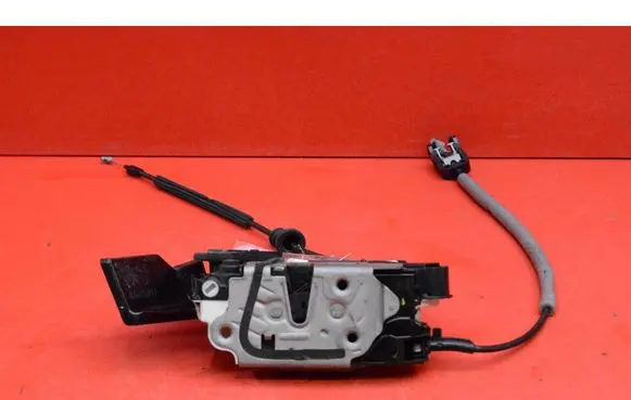 Skoda Yeti (5L) Rear door lock 6V0839015C