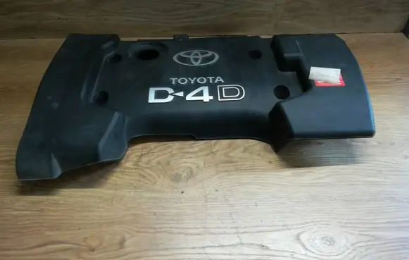 Toyota Corolla Verso AR10 Engine cover (trim)