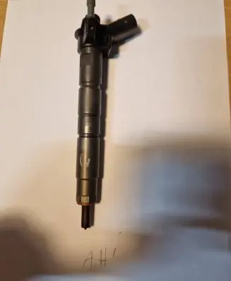 BMW 7 G11 G12 Fuel injector 8571565
