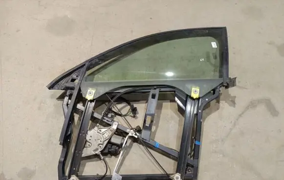 Audi A6 S6 C5 4B Front door window/glass frame