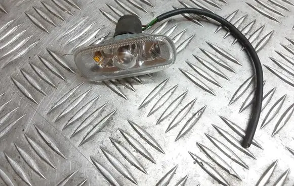 Audi A4 S4 B6 8E 8H Front fender indicator light 8E0949127
