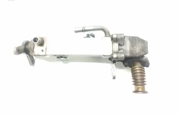 Volvo S80 EGR valve cooler 30637142 11166 B5147