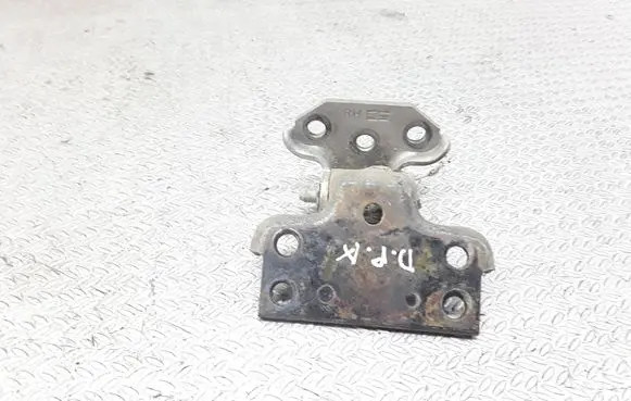 Land Rover Discovery Front door lower hinge 