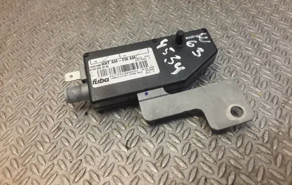 Mercedes-Benz ML W163 Aerial antenna amplifier 1638200089 A1638200089