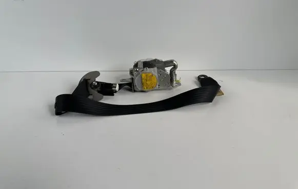 Toyota RAV 4 (XA30) Front seatbelt 7Q2340P 861298 8612981
