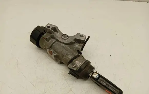 Volkswagen Multivan T5 Ignition lock 6R0905851
