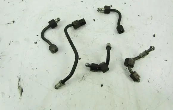 Opel Astra H Fuel injector supply line/pipe 