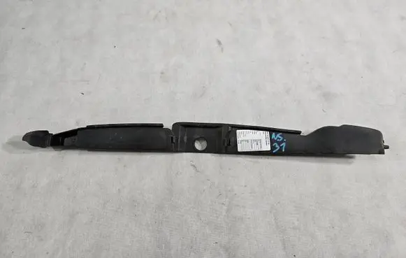 Volkswagen Tiguan Fender foam support/seal 5N0821112