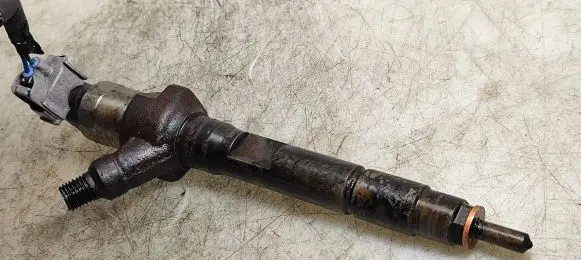 Mazda 6 Fuel injector R2AA13H50 001106M05297
